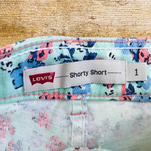 Shorty short Levi Floral Shorts - Picture 7 of 8